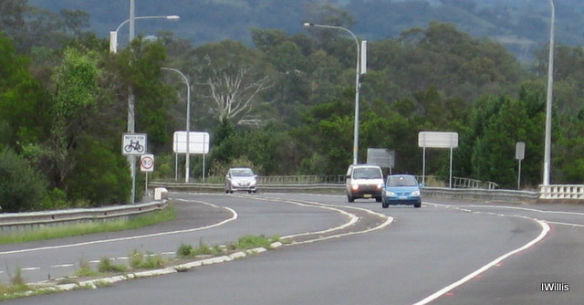 Macarthur Bridge Approaches 2015 1Willis