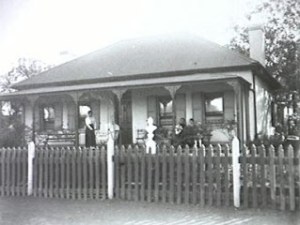 Ivy Cottage Campbelltown in 1920s (The History Buff)