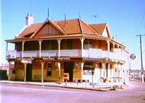 Royal Hotel, Campbelltown before demolition. 1986. (The History Buff)