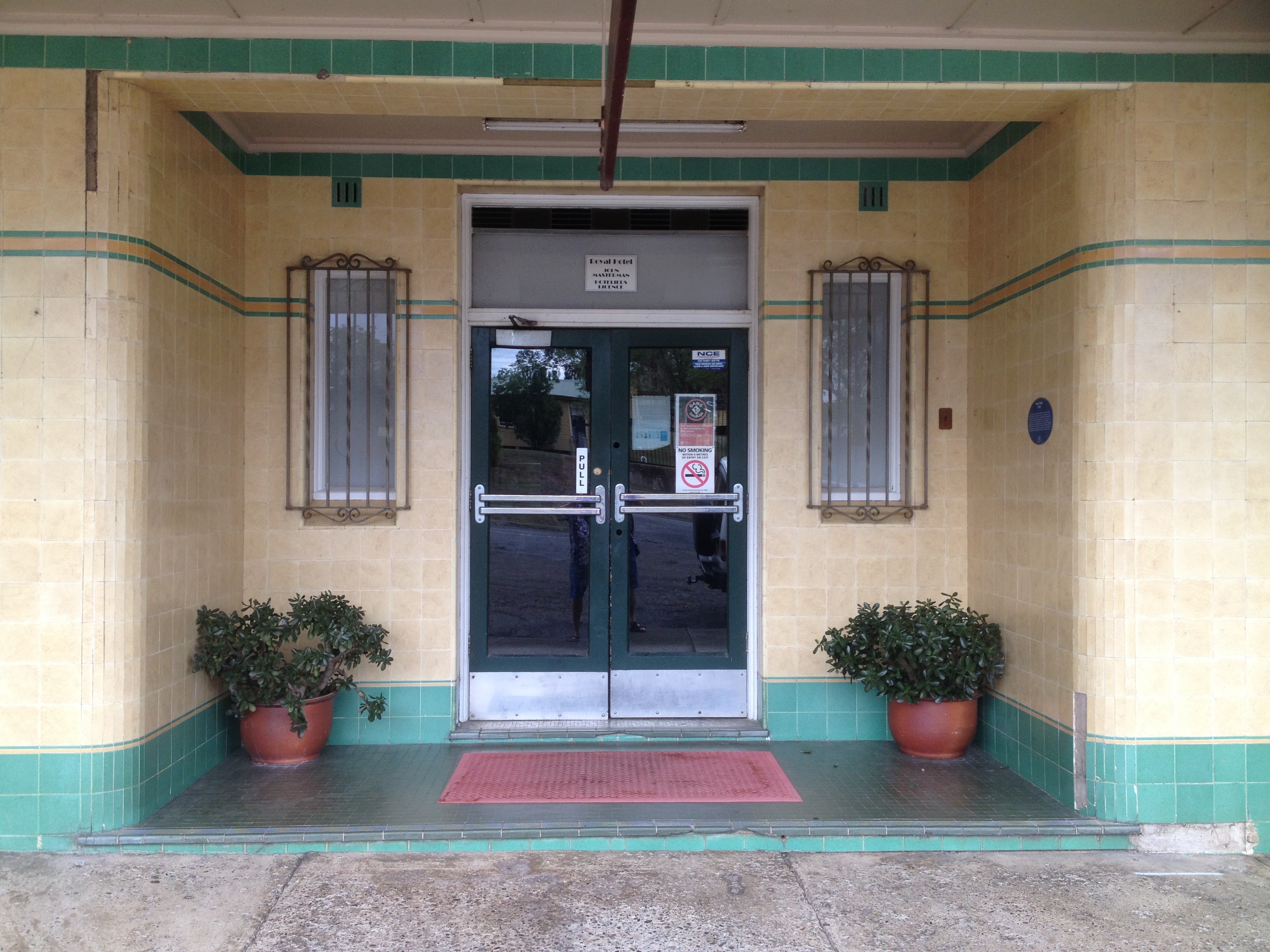 Dungog Royal Hotel[3] 2017 IWillis