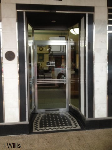 Goulburn Post newspaper Office 1935 shopfrontdoors lowres