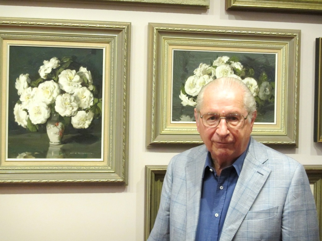 Camden Macaria Op Max Tegal in front of Alan Baker flowers 2018 LStratton