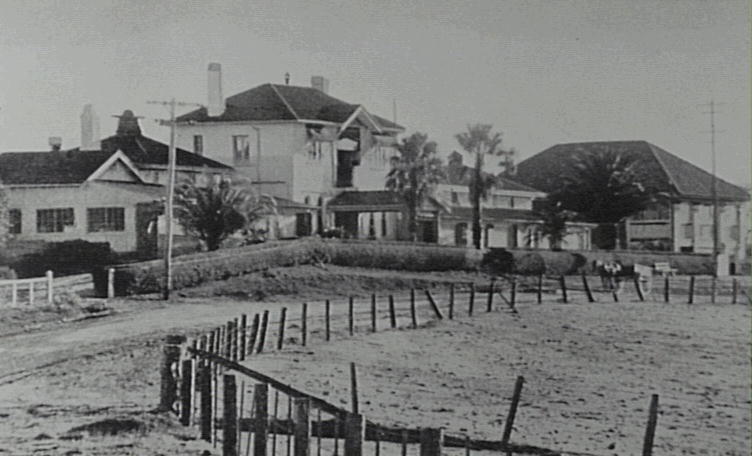 Camden Hospital (Centre) and Nurses Qtrs RHS 1920 CIPP