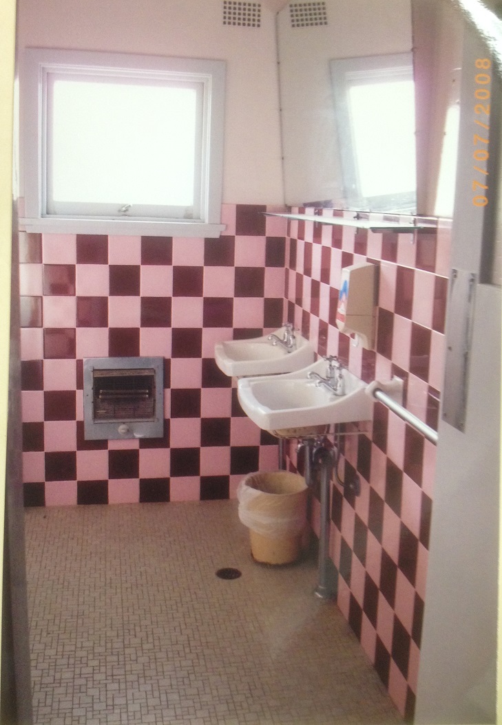 Camden Hospital Nurses Home Bathroom 2008 CHS