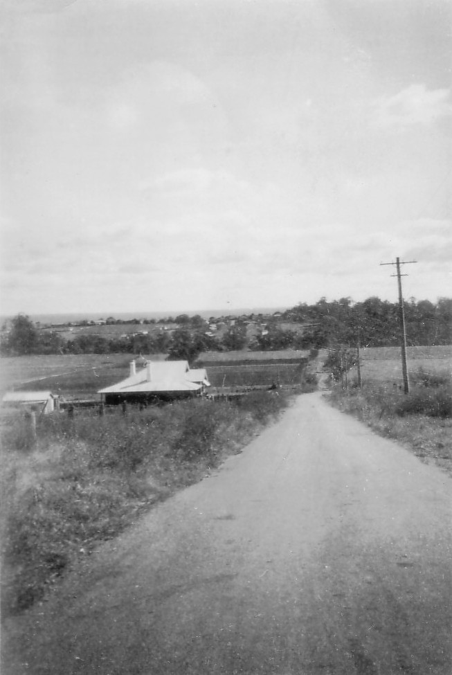Elderslie looking to(P) house at 34 River Rd 1925 MPatterson